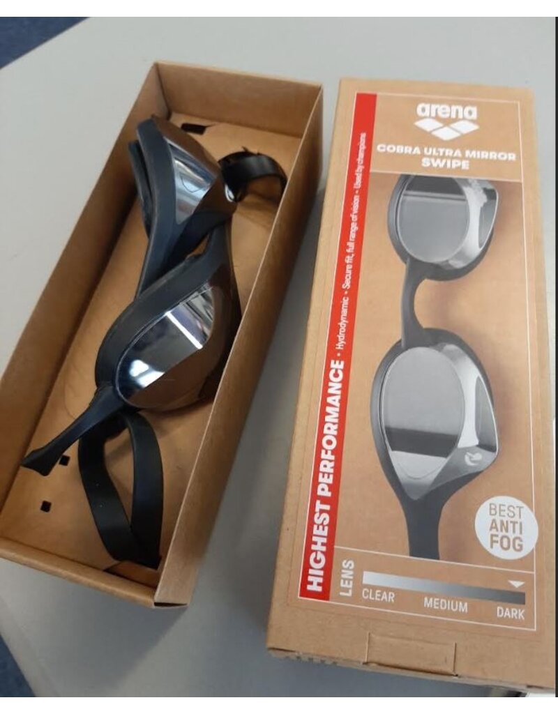 Arena Arena Cobra Core Mirror Swipe - enkele keer gebruikt