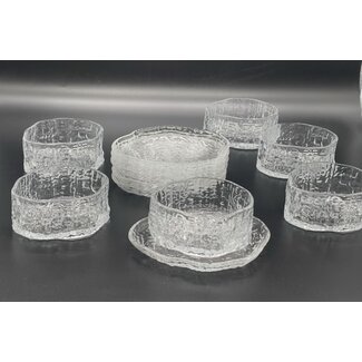 Organic glass bowls with underplates