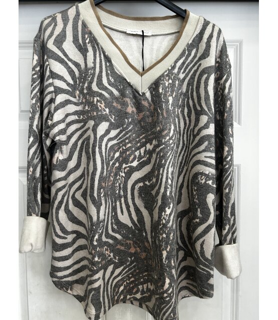 MADE IN ITALY V-NECK KNIT 2430