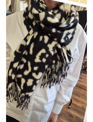 B&D DESIGN SCARF 2410