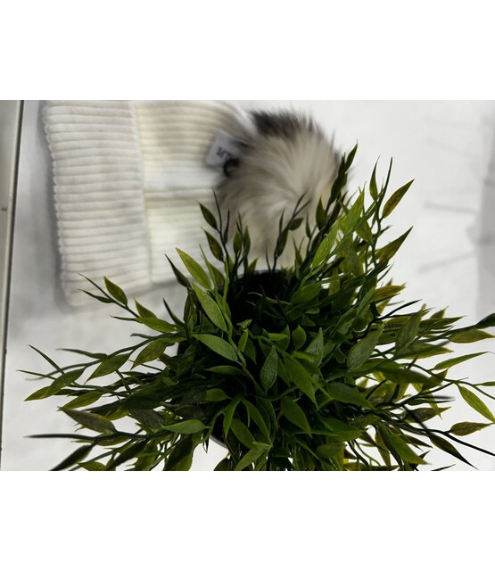 B & D DESIGN BOBBLE HAT 3003