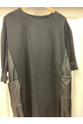 PINK BLACK DRESS WITH LEATHER SIDE 9709