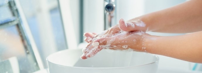 Droge handen: oorzaken, klachten en 5 tips