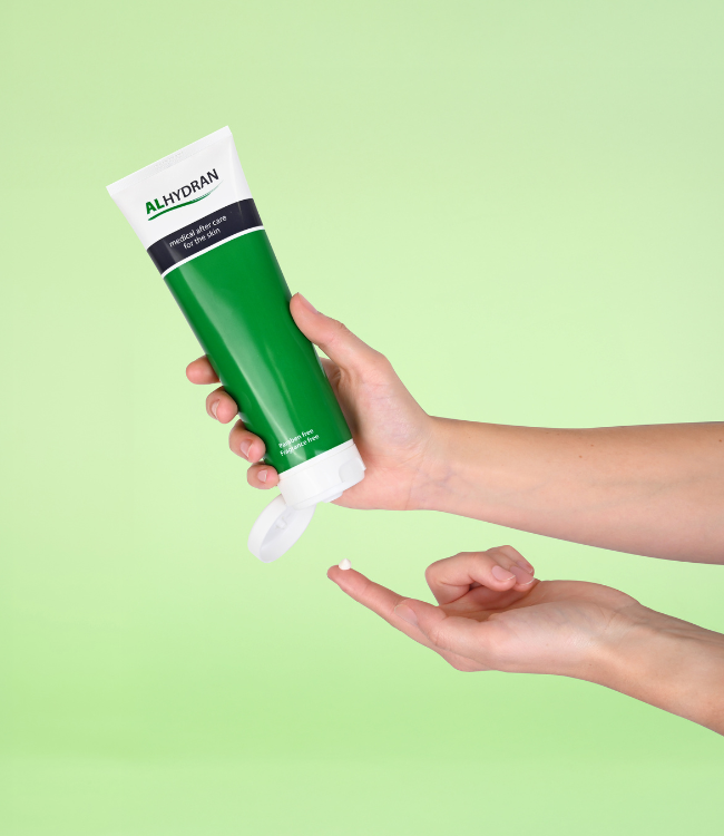ALHYDRAN Creme für geschädigte Haut und Narben