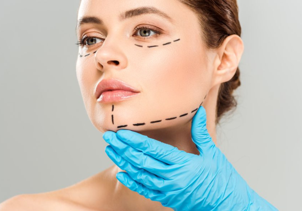 Facelift littekens: zijn ze zichtbaar en wat kun je doen?