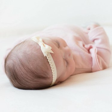 Your Little Miss Newborn baby haarbandje met kanten strik - Ivory