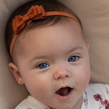 Your Little Miss Baby-Haarband mit doppelter Schleife - pumpkin