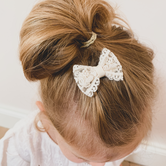 Your Little Miss Baby-Haarclips mit Schleife - cream lace