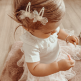 Your Little Miss Baby hårnål med rosett och snodd - cream organza