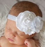 Baby haarbandje satijnen bloemen parel/strass ivoor