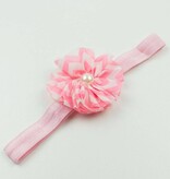 Baby haarbandje chevron bloem met parel (lichtroze)