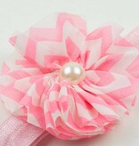Baby haarbandje chevron bloem met parel (lichtroze)