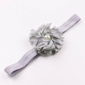 Baby haarbandje chevron bloem met parel (grijs)