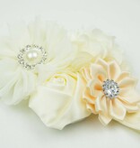 Baby haarbandje bloemen chiffon/satijn/strass (ivoor)