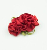 Baby haarspeldje met twee satijnen bloemetjes (rood)