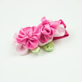 Haarspeldje met twee satijnen bloemetjes (roze)
