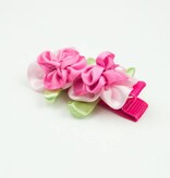 Baby haarspeldje met twee satijnen bloemetjes (roze)