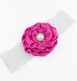 Baby haarbandje bloem met parel op kant (fuchsia)