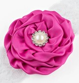 Baby haarbandje bloem met parel op kant (fuchsia)