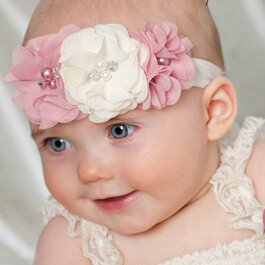 Haarbandje drie chiffon bloemen (lichtroze/ivoor)