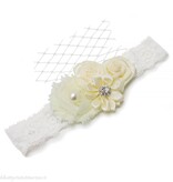 Baby haarbandje vier bloemen op kant (ivoor)