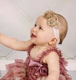 Baby haarbandje vier bloemen op kant (donkerzand)