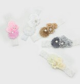 Baby haarbandje vier bloemen op kant (donkerzand)