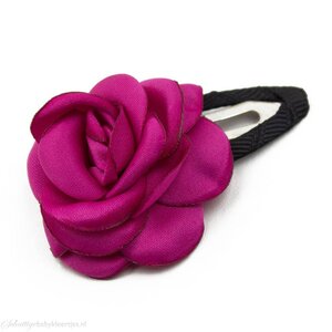 Baby haarspeldje met mooie satijnen roos (fuchsia)