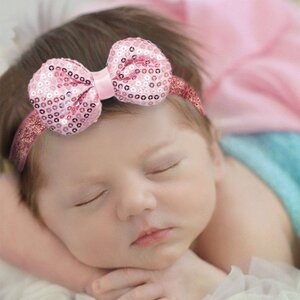 Baby haarbandje strik met glitterpailletjes (lichtroze)
