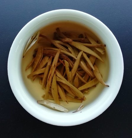 Moonlight Weiß Pu Erh Tee Buds High Grade Moonlight Weiß Pu Erh Tee Buds High Grade