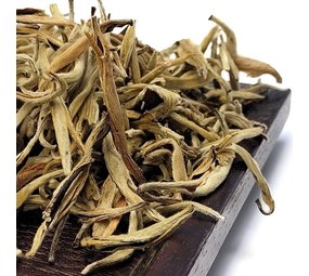 Moonlight White pu erh Buds High Grade Moonlight White pu erh Buds High Grade