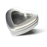 Boîte en forme de coeur avec fenêtre Boîte en forme de coeur avec fenêtre