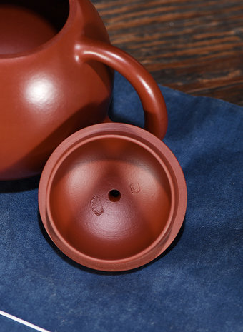 Théière Yi Xing Gong Fu "Dragon egg" 380ml Théière Yi Xing Gong Fu "Dragon egg" 380ml