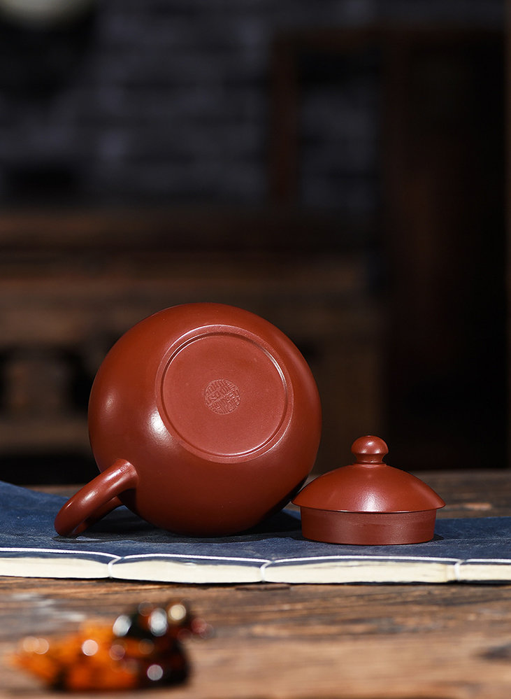 Yi Xing Gong Fu Teekanne "Dragon egg" 380ml Yi Xing Gong Fu Teekanne "Dragon egg" 380ml