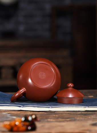 Yi Xing Gong Fu Teekanne "Dragon egg" 380ml Yi Xing Gong Fu Teekanne "Dragon egg" 380ml