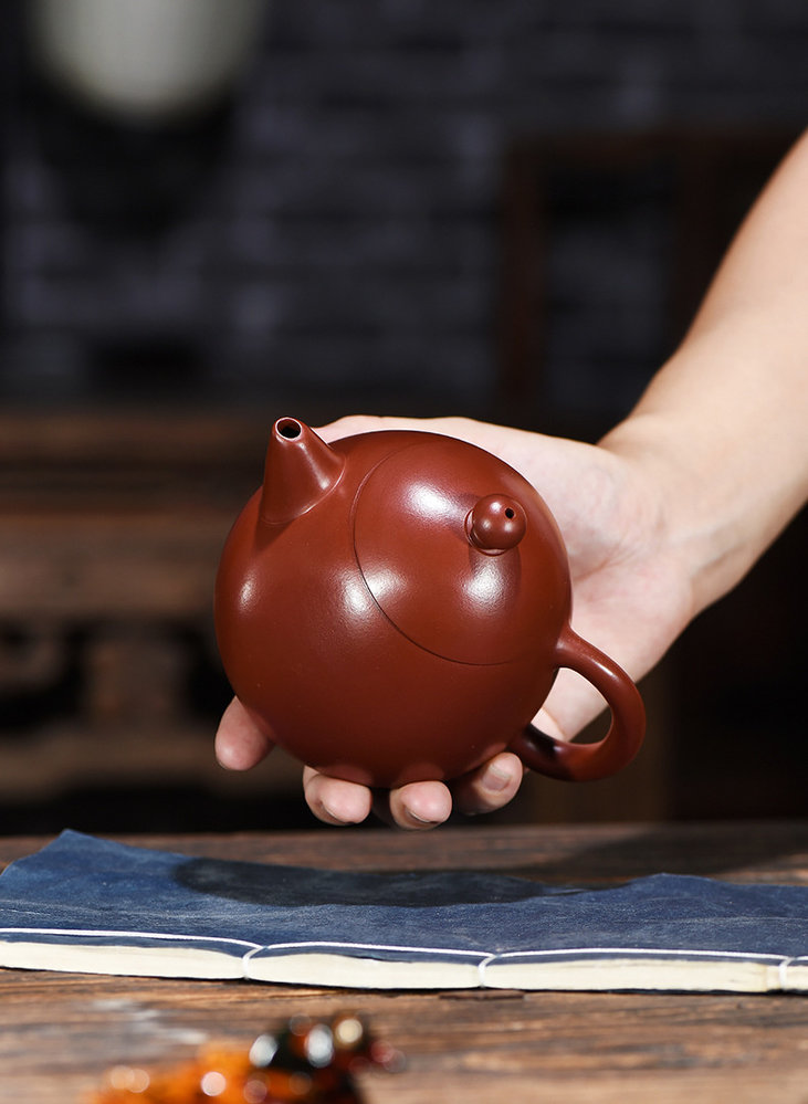 Yi Xing Gong Fu Teekanne "Dragon egg" 380ml Yi Xing Gong Fu Teekanne "Dragon egg" 380ml