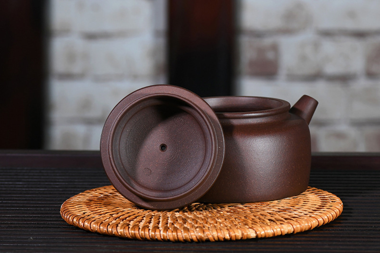 Yi Xing Gong Fu Teekanne  ”De Zhong“ 280ml Yi Xing Gong Fu Teekanne  ”De Zhong“ 280ml