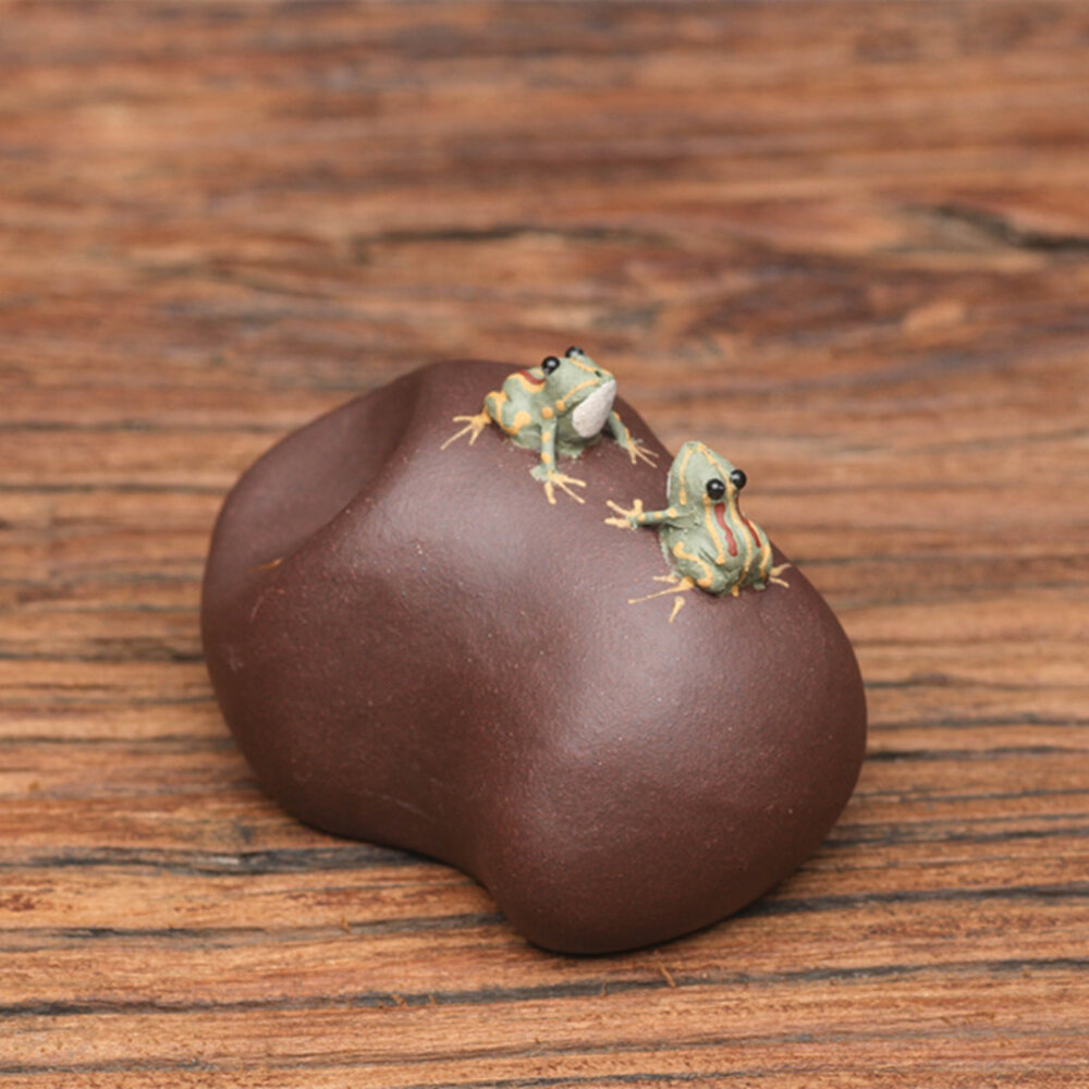 Sculpture en pierre, deux grenouilles TEA PET