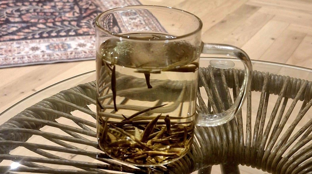 White Silver Needle au Jasmin - La Délicatesse du Thé Blanc à son Apogée ☕ White Silver Needle au Jasmin - La Délicatesse du Thé Blanc à son Apogée ☕