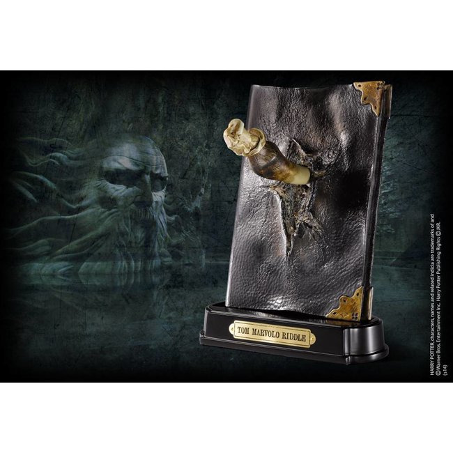 Harry Potter Replica 1/1 Basilisk Fang and Tom Riddle Diary
