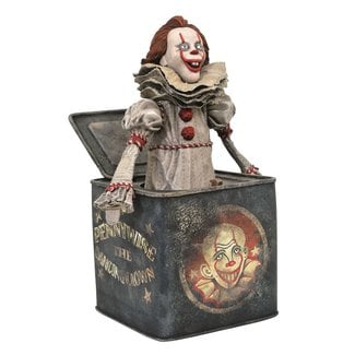 Diamond Select Toys It Chapter Two Gallery PVC Diorama Pennywise in Box 23 cm