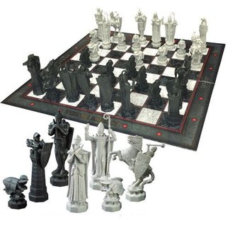 Noble Collection Harry Potter Chess Set Wizards Chess
