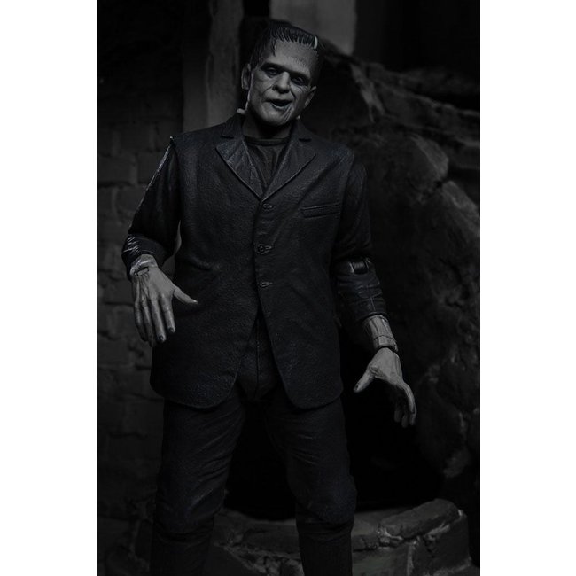 Universal Monsters Action Figure Ultimate Frankenstein's Monster (Black & White) 18 cm