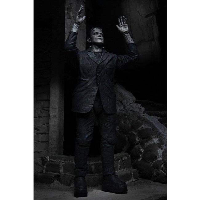 Universal Monsters Action Figure Ultimate Frankenstein's Monster (Black & White) 18 cm