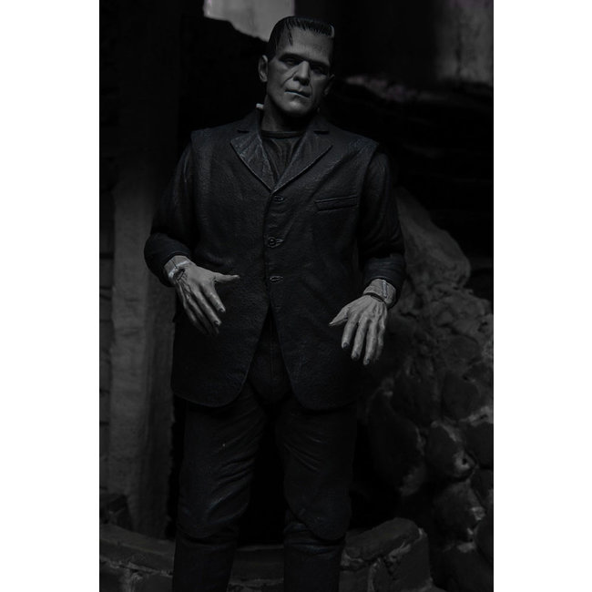 Universal Monsters Actionfigur Ultimate Frankensteins Monster (Schwarz & Weiß) 18 cm