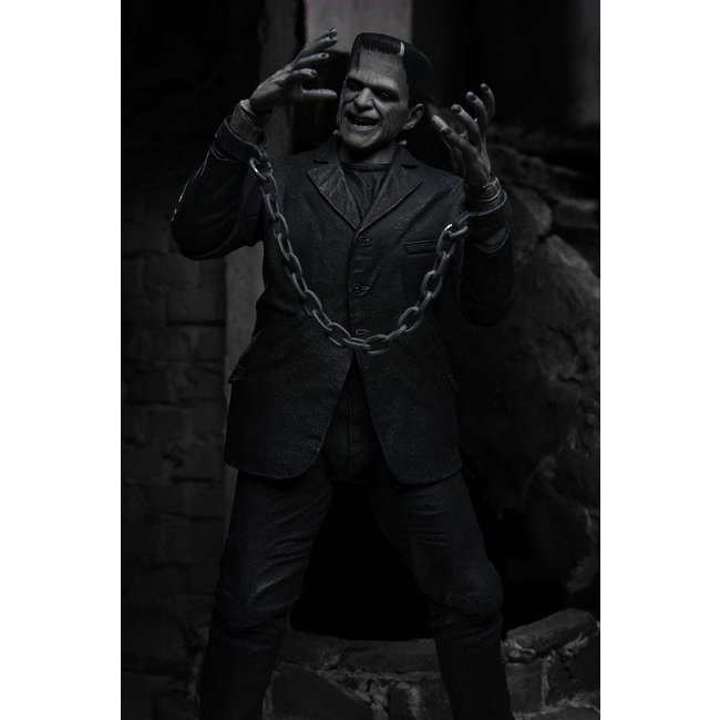 Universal Monsters Action Figure Ultimate Frankenstein's Monster (Black & White) 18 cm