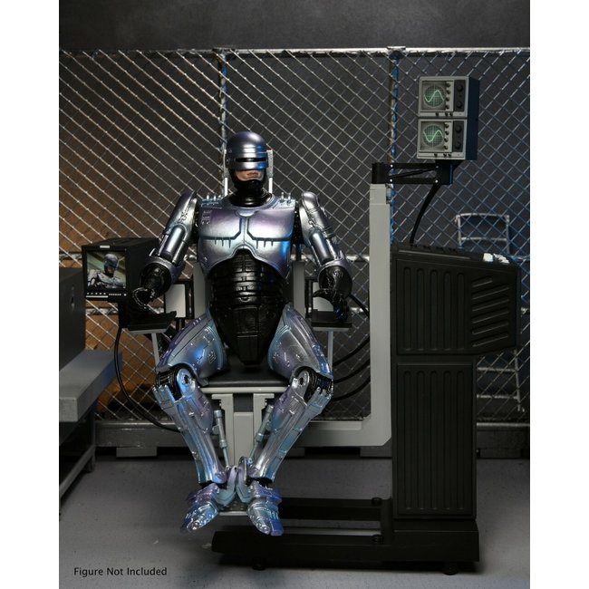 Robocop: Ultimate Battle Damaged Robocop mit Stuhl 7 Zoll Actionfigur