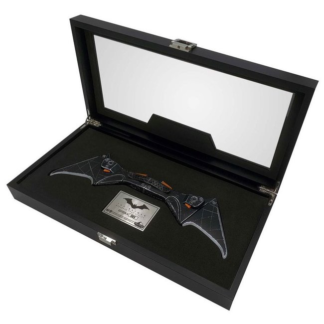 The Batman Prop Replica 1/1 Batarang Limited Edition 36 cm