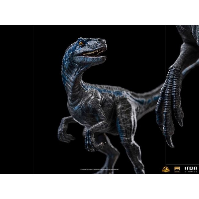 Jurassic World Dominion Deluxe Art Scale Statue 1/10 Blue and Beta 20 cm