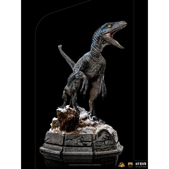 Jurassic World Dominion Deluxe Art Scale Statue 1/10 Blue and Beta 20 cm